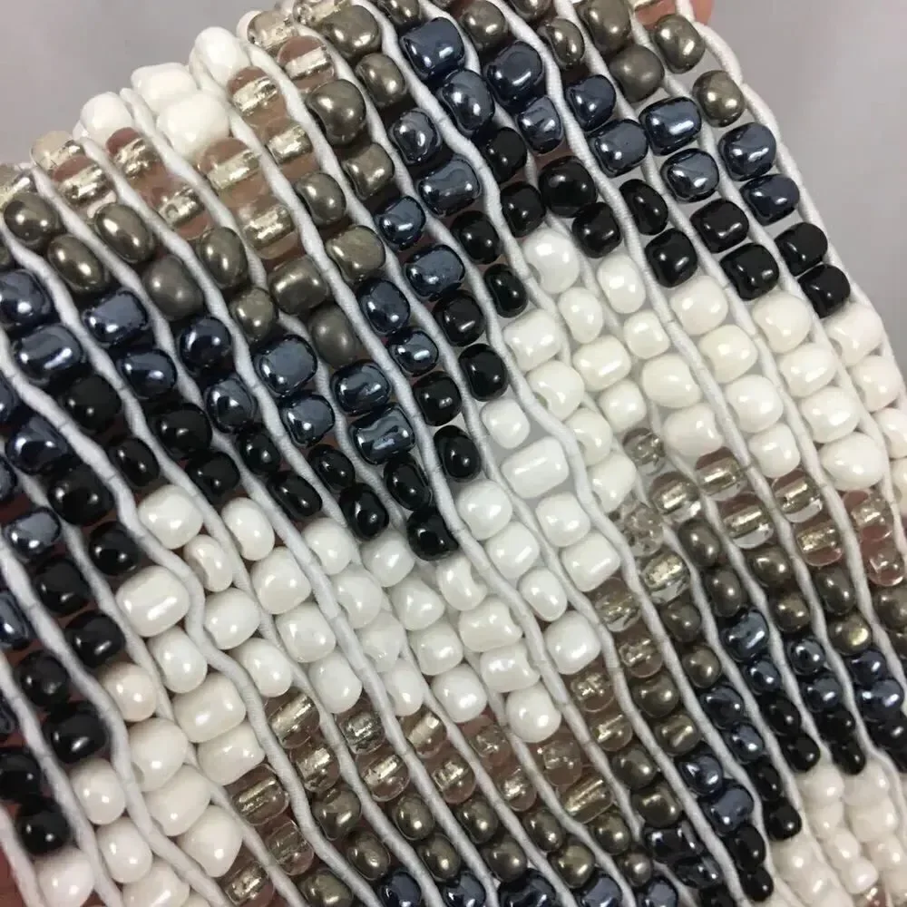 Large Seas Bead stretch belt with wooden buckle